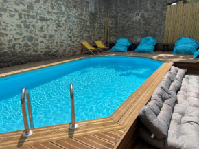 T4 bord canal du midi, piscine
